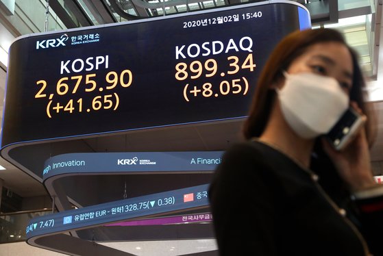 韓国取引所によると昨年有価証券市場とＫＯＳＤＡＱで監査意見拒絶など不良を事由に上場廃止された会社は１６社と集計された。［写真　韓国取引所］