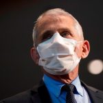 トランプ氏と事実や科学で対立、辛かったと述懐　ファウチ所長