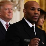 米コロナ死者数、トランプ大統領の「誇張」説に医務総監が反論