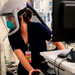 米国の新型コロナ死者数が最悪に　夏には「劇的改善」の予測も