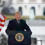 トランプ米大統領の解任、国民の半数が支持　反対派上回る