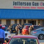 銃販売店での銃撃事件、容疑者の行動が明らかに　米ルイジアナ州