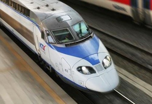 ＫＴＸが開通１７年を迎えた。［写真　ＫＯＲＡＩＬ］