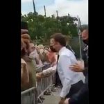 JUST IN【動画】／マクロン大統領、平手打ちされる／フランス南東部旅行中に男性に平手打ちを喰らう／2人が逮捕された模様