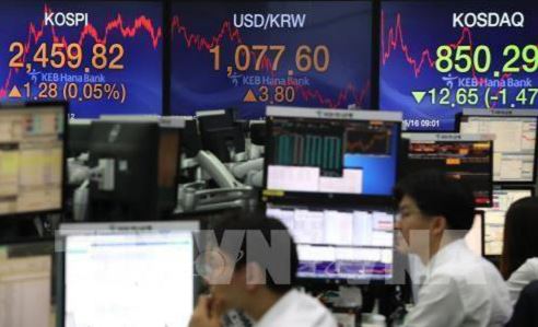 【韓国経済崩壊】サムスン株価が右肩下がりで底割れ寸前w 【韓国経済崩壊】サムスン株価が右肩下がりで底割れ寸前w