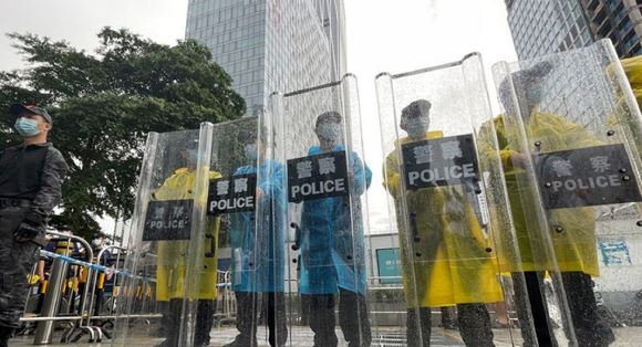 【中国経済崩壊】香港の銀行資産が2,000億円吹き飛ぶ恐れｗ