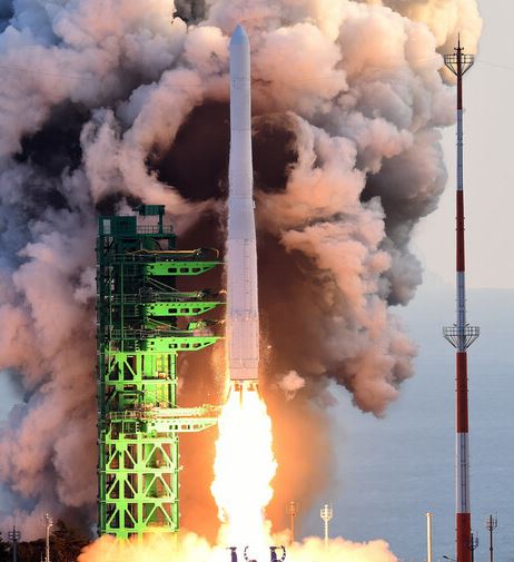 【速報】韓国初の国産ロケット失敗w 【速報】韓国初の国産ロケット失敗w