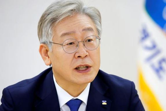 韓国与党の大統領候補「日本を追い越す!」 こっちを見るな 韓国与党の大統領候補「日本を追い越す!」 こっちを見るな