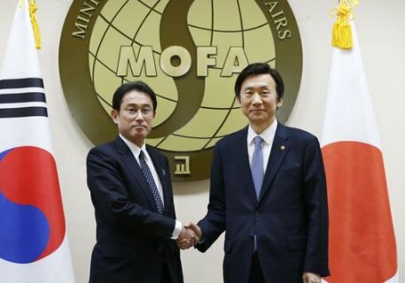 韓国文在寅「岸田首相に祝電するかどうか検討」　こっちを見るな