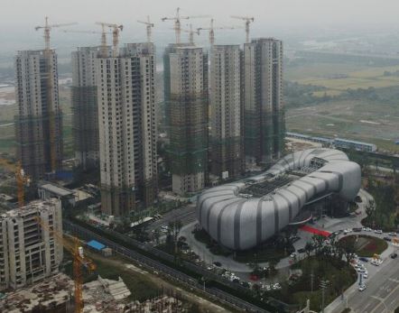 【中国経済崩壊】恒大の建設プロジェクト1,300件が停止状態にｗ