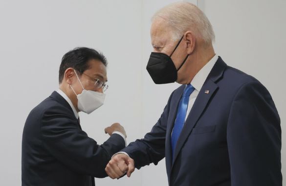 岸田首相がバイデンと対面会談 韓国文在寅とは遭遇せずw 岸田首相がバイデンと対面会談 韓国文在寅とは遭遇せずw