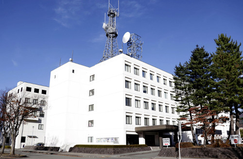 山形の工事現場で雪崩、２ｍの深さに埋もれ除雪作業中の男性死亡