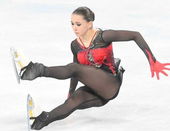 中国北京五輪でドーピング疑惑のフィギュア選手がズッコケまくって会場騒然w 中国北京五輪でドーピング疑惑のフィギュア選手がズッコケまくって会場騒然w