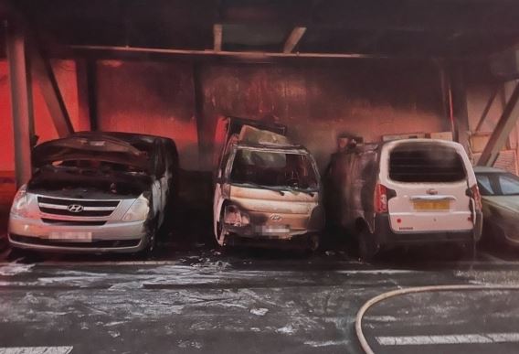 韓国「電気自動車が充電後爆発」 ⇒ どこ製の自動車かを隠蔽w 韓国「電気自動車が充電後爆発」 ⇒ どこ製の自動車かを隠蔽w