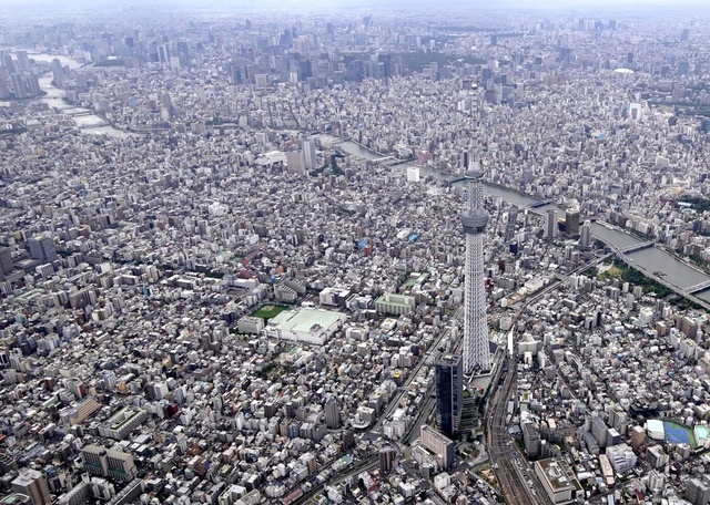 東京、1万4445人感染　病床使用、宣言検討基準に