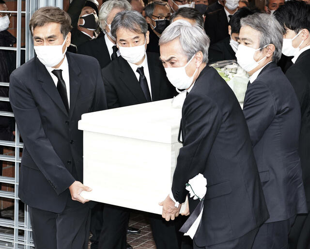 石原慎太郎さん告別式、４人の息子が運び出棺　弔問客から「先生ありがとうございました」の声