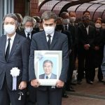 石原慎太郎さん密葬、墓石には「青嵐報国」と