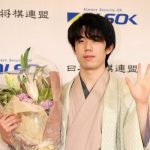 無敵の１９歳、藤井新王将　羽生超え最年少５冠／将棋