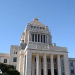 麻生氏の功罪問われ「森友問題」　派閥重鎮・鈴木財務相がばっさり　４人退会で「親分」へのショック療法か　　
