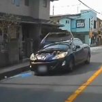 【独自】ボンネット全開で危険運転…外国車が約10分間も“はみ出し走行”と逆走 さいたま市