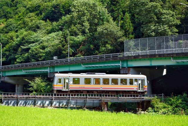 「定期利用者が全然いない」 廃線危機の芸備線に立ちふさがる「輸送密度2000人」という高すぎる存続条件