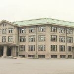 愛子さまの記者会見と悠仁さまの卒業式の日程が重なったのは「私のミス」と西村宮内庁長官
