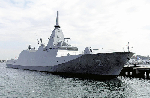 新型護衛艦「くまの」横須賀基地に配備、高いステルス性に初の機雷対処能力