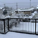 山梨・富士五湖周辺で雪　午前を中心に積雪増加に注意
