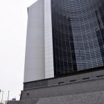 大阪の「あおり運転」殺人、現場付近でＳＤカード見つかる…走行映像記録を隠滅か