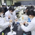 「生徒の３分の２が理系」という女子校が崩す、親世代の“思い込み”　男子ばかりの理系、背景にあるジェンダーバイアス
