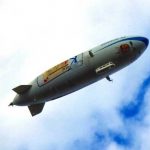 空飛ぶ広告「飛行船」 昭和時代全盛も、最近すっかり見かけなくなったワケ
