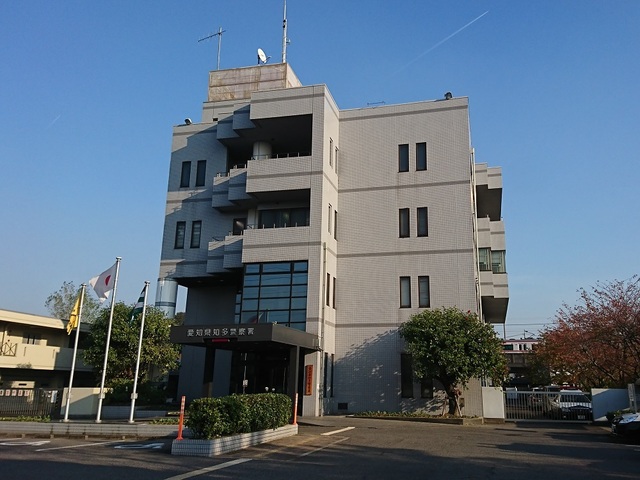 警察署に駆け込むと逃走…30代女性の車追い回し「でんわをとって」と付箋貼るなどしたか 中学校教頭を逮捕 警察署に駆け込むと逃走…30代女性の車追い回し「でんわをとって」と付箋貼るなどしたか 中学校教頭を逮捕