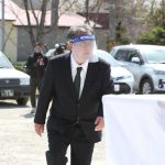 知床遊覧船・桂田社長　被害者家族に促され遺体安置所へ　花も持たず献花台に　募る不信感