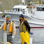 やめるわけにいかない・早く見つけたい…依然１２人不明、地元漁師ら捜索再開