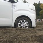 火山灰「12センチ」で立ち往生　二輪駆動車、避難には使わないで