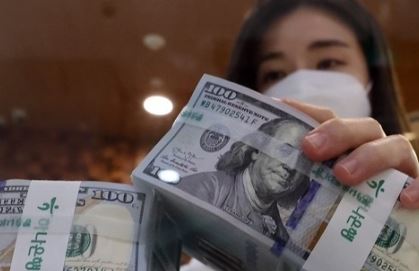 【韓国崩壊】外貨準備高が4カ月で3.2兆円激減w 「助けて!」 【韓国崩壊】外貨準備高が4カ月で3.2兆円激減w 「助けて!」