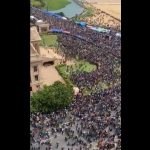 【緊急速報】スリランカ大統領公邸が数千人に占拠される（動画あり）￼