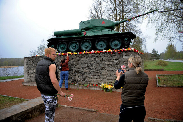 ソ連時代の大戦記念碑撤去　緊張高めるとロシアを非難　エストニア