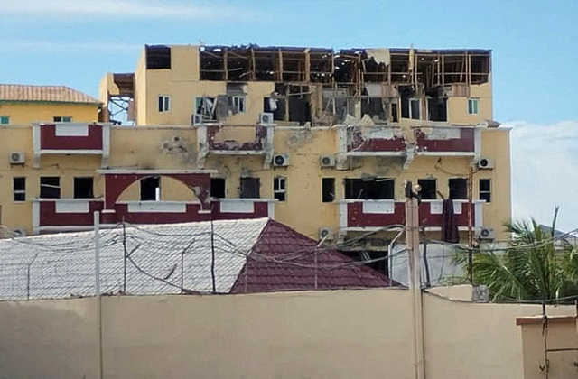 ソマリア首都で武装勢力がホテル襲撃、12人死亡
