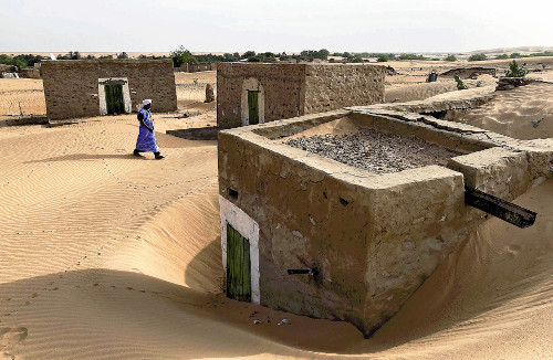 「もうすぐ街が消えるかも」…１１年間雨降らず、砂漠にのみ込まれる世界遺産