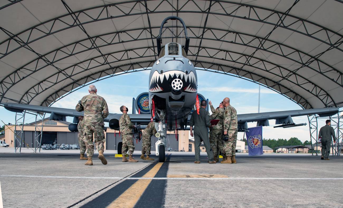 米メディア、ウクライナ人がA-10の操縦方法を学ぶ施設を自力で構築した