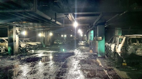 たばこに火を付けようとしたら爆発…車両６７７台を焼いた洗車会社の職員を法廷拘束＝韓国