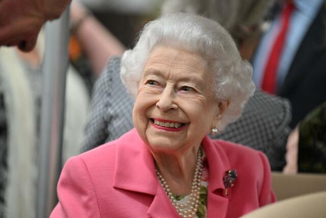「女王陛下の愛すべき思い出に」英国王室がTwitterに新たな投稿。その内容が静かな感動を呼ぶ