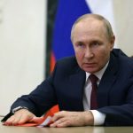 プーチン氏、動員令で混乱「過ち」認める　100万人招集検討か