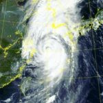 【緊急速報】930hPaの暴風雨が韓国上陸へ￼