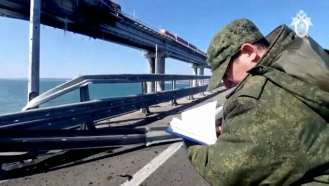 クリミア大橋、爆発のトラックはロシアで登録　「線路は夜にも再開」