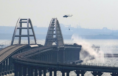 １９ｋｍのクリミア大橋崩落、ウクライナ情報機関が関与の報道…ゼレンスキー氏「未来は快晴」