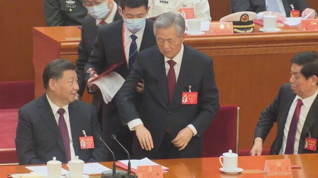 中国共産党大会　胡錦濤氏の途中退席に中国政府「外交問題ではない」詳細説明避ける
