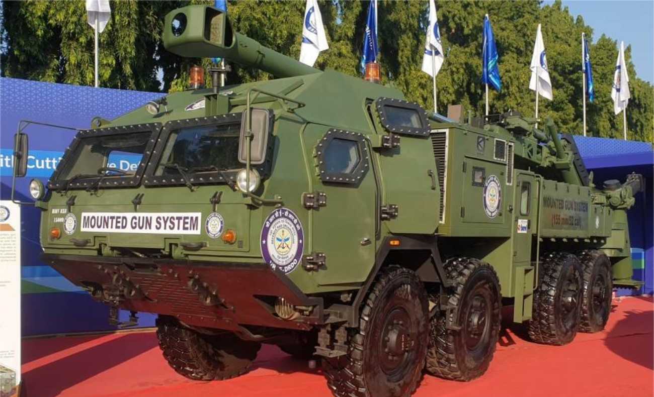 インド、52口径155mm榴弾砲を搭載するトラック搭載型自走砲を発表
