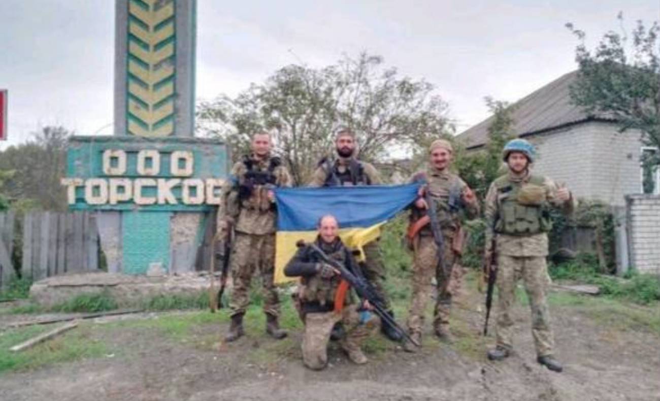 撤退するロシア軍を追いかけるウクライナ軍、クレミンナ郊外に到達か